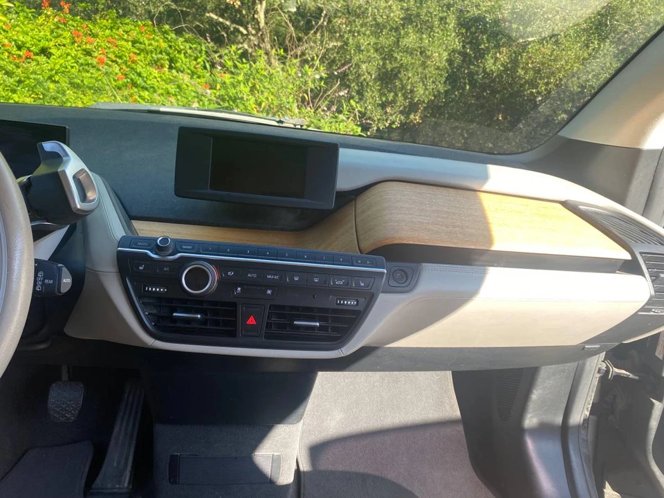 2017 BMW i3 - Image 20 of 23