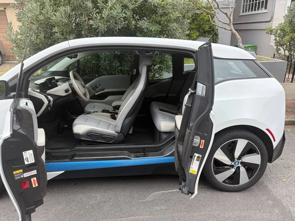 2017 BMW i3 - Image 2 of 7