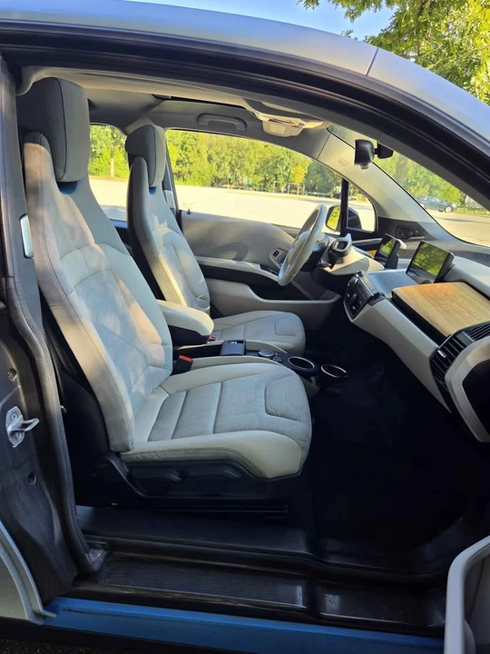 2017 BMW i3 - Image 8 of 13