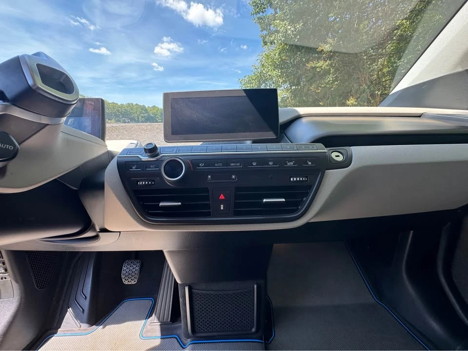 2017 BMW i3 - Image 13 of 20