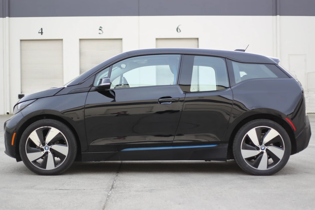 2017 BMW i3 - Image 11 of 22