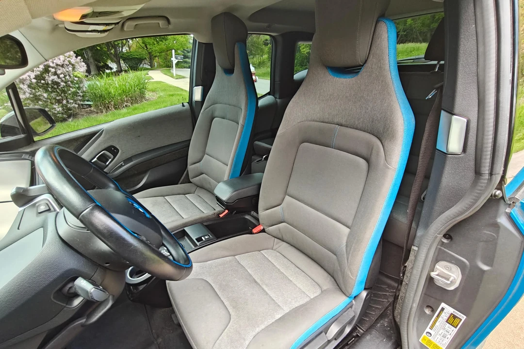 2017 BMW i3 - Image 27 of 31
