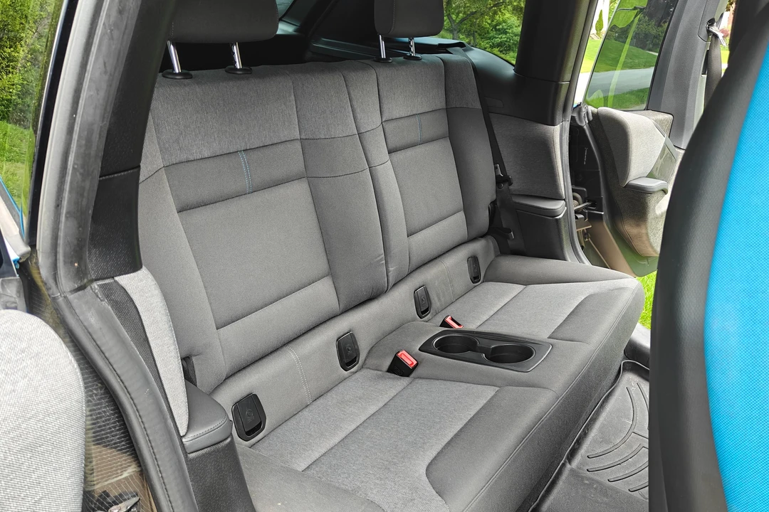 2017 BMW i3 - Image 28 of 31