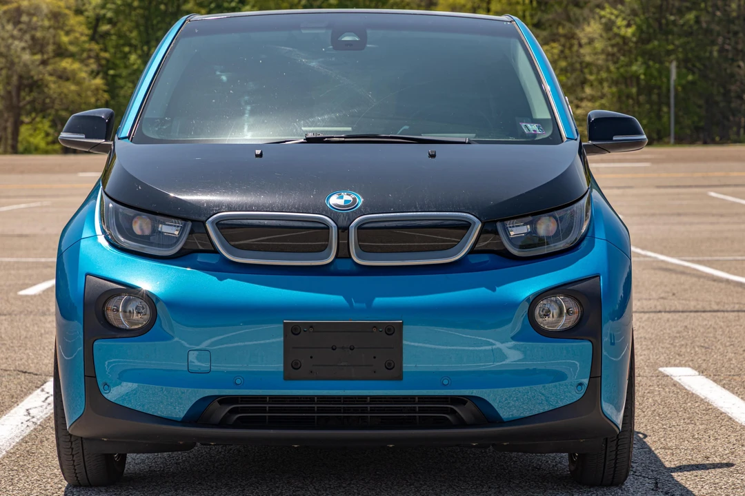 2017 BMW i3 - Image 2 of 31