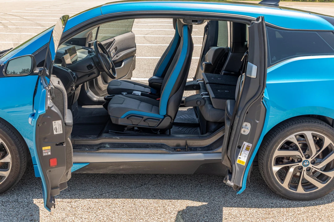 2017 BMW i3 - Image 17 of 31