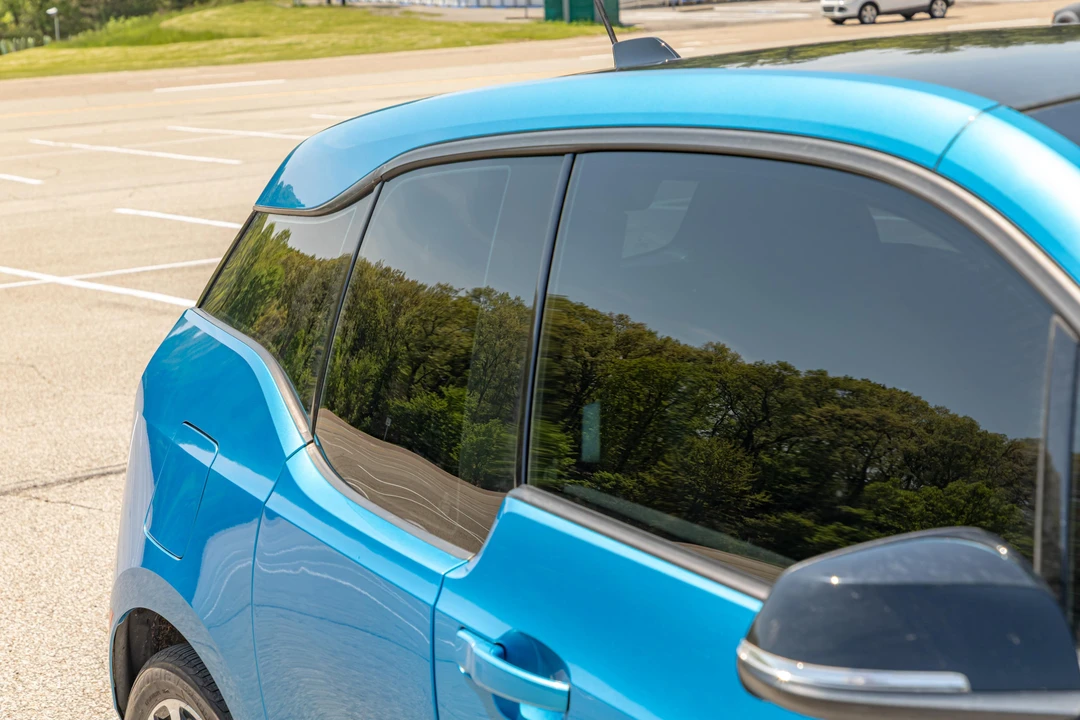 2017 BMW i3 - Image 20 of 31