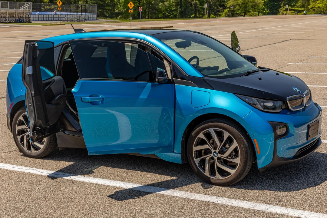 2017 BMW i3 - Image 11 of 31