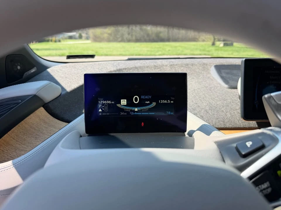 2017 BMW i3 - Image 11 of 14