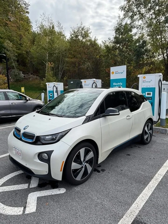 2017 BMW i3 - Image 2 of 9