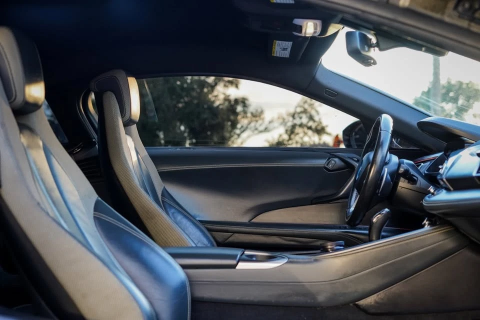 2017 BMW i8 - Image 7 of 15