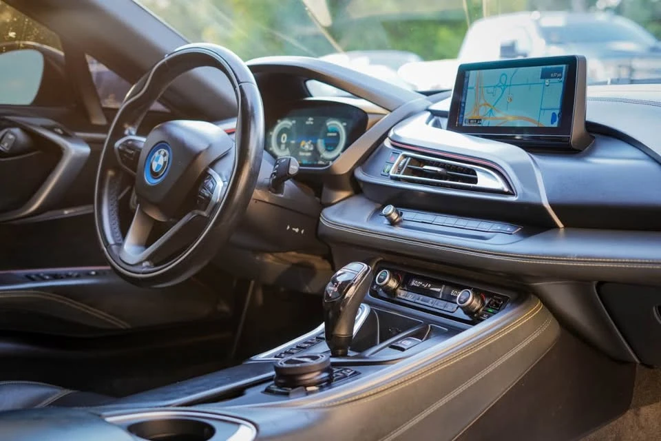 2017 BMW i8 - Image 10 of 15