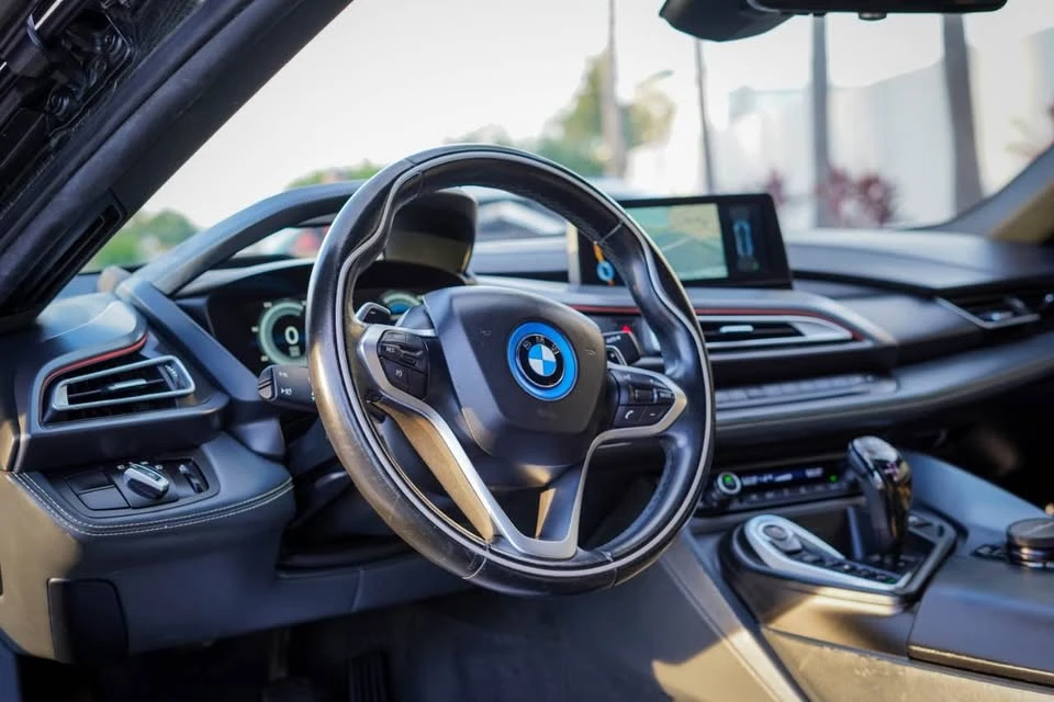 2017 BMW i8 - Image 9 of 15