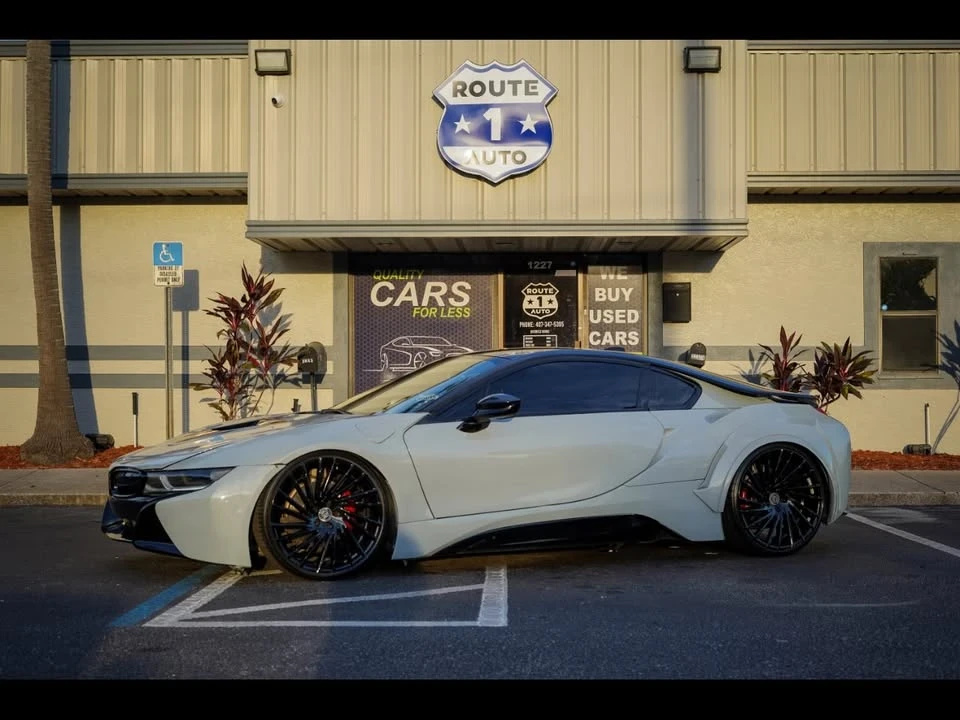 2017 BMW i8 - Image 4 of 4
