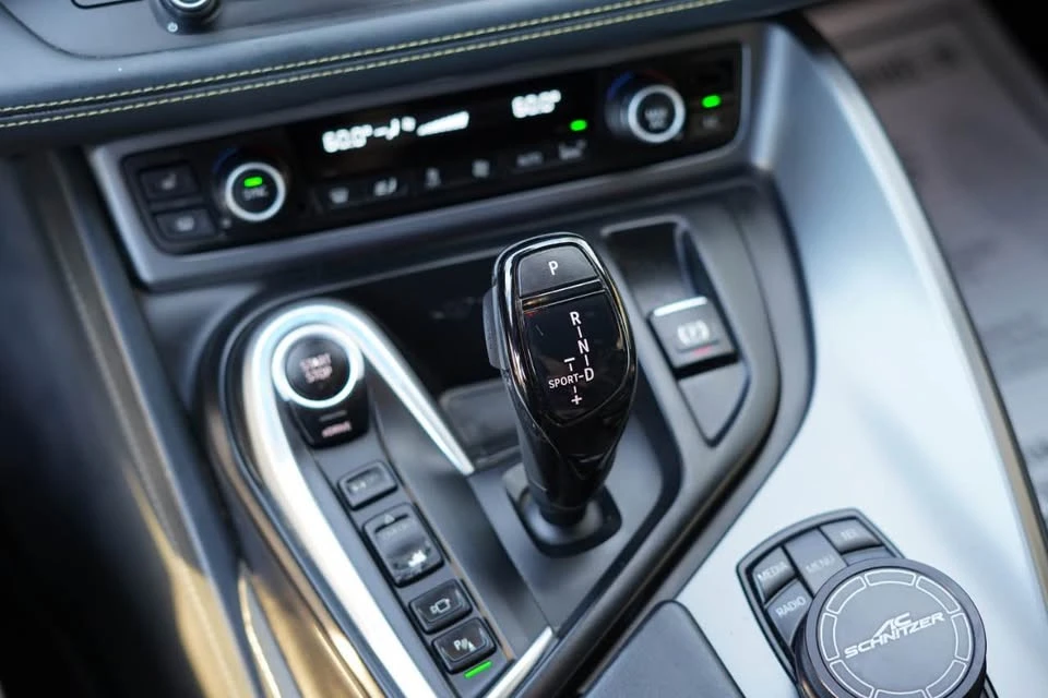 2017 BMW i8 - Image 12 of 15