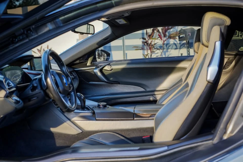 2017 BMW i8 - Image 8 of 15
