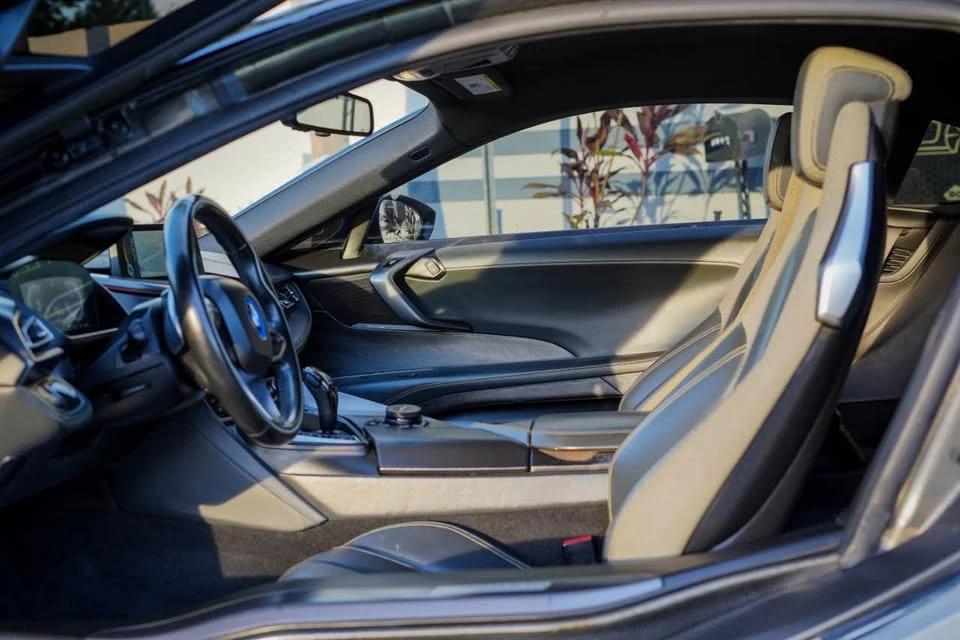 2017 BMW i8 - Image 8 of 15