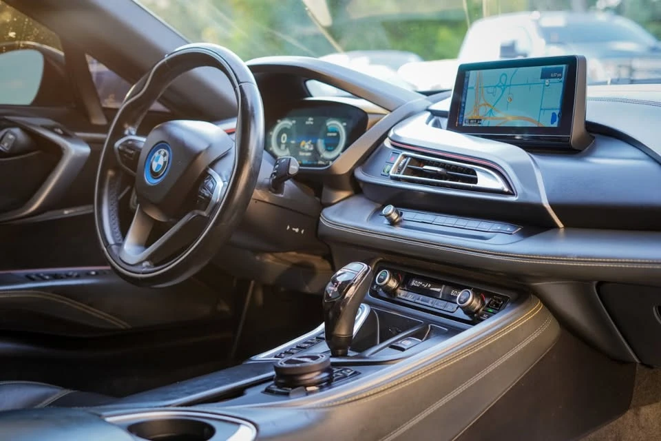 2017 BMW i8 - Image 10 of 15