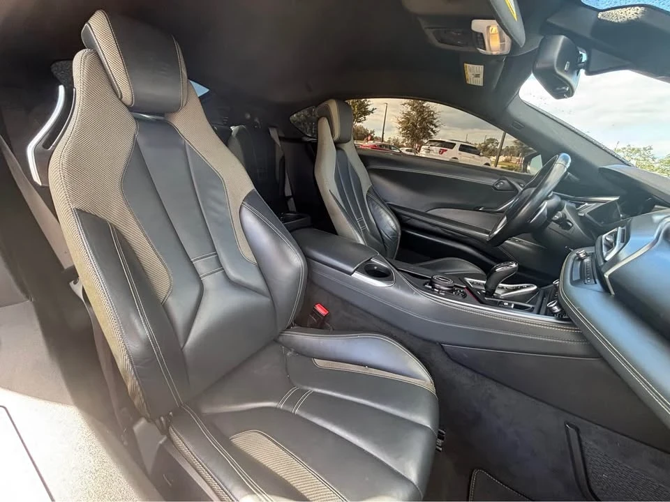 2017 BMW i8 - Image 9 of 10