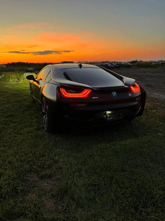 2017 BMW i8 - Image 6 of 12
