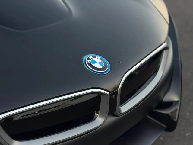2017 BMW i8 - Image 4 of 21
