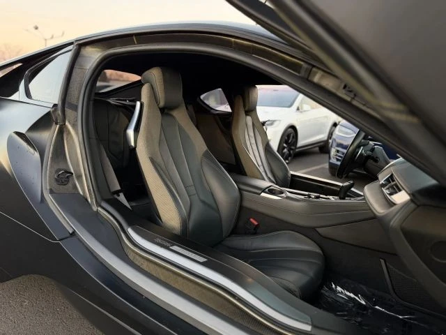 2017 BMW i8 - Image 14 of 21