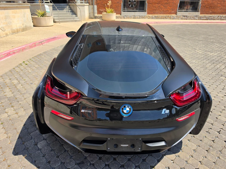 2017 BMW i8 - Image 13 of 31