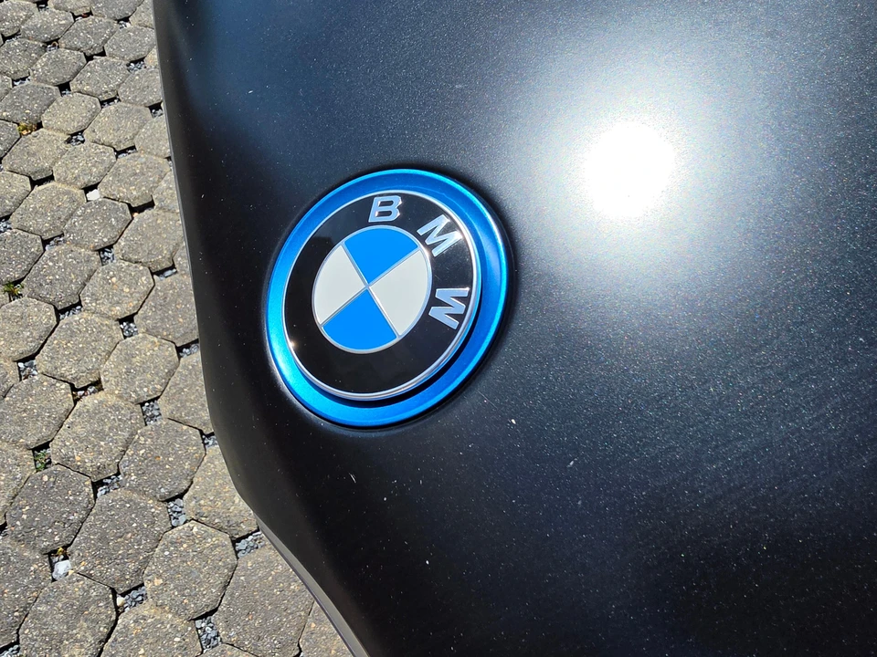 2017 BMW i8 - Image 21 of 31