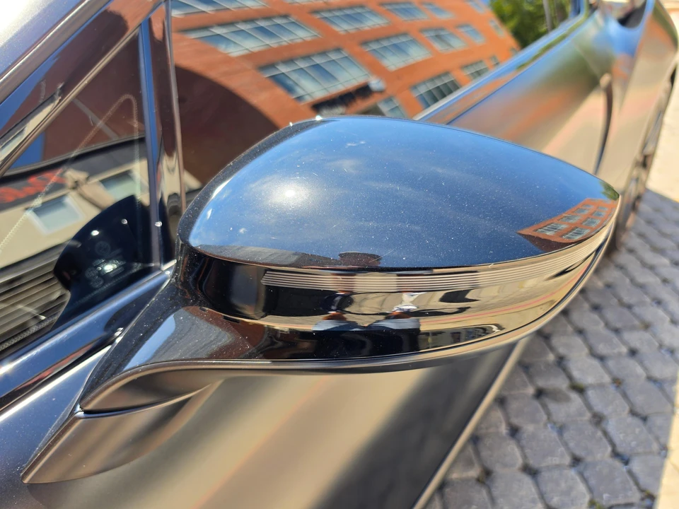 2017 BMW i8 - Image 27 of 31