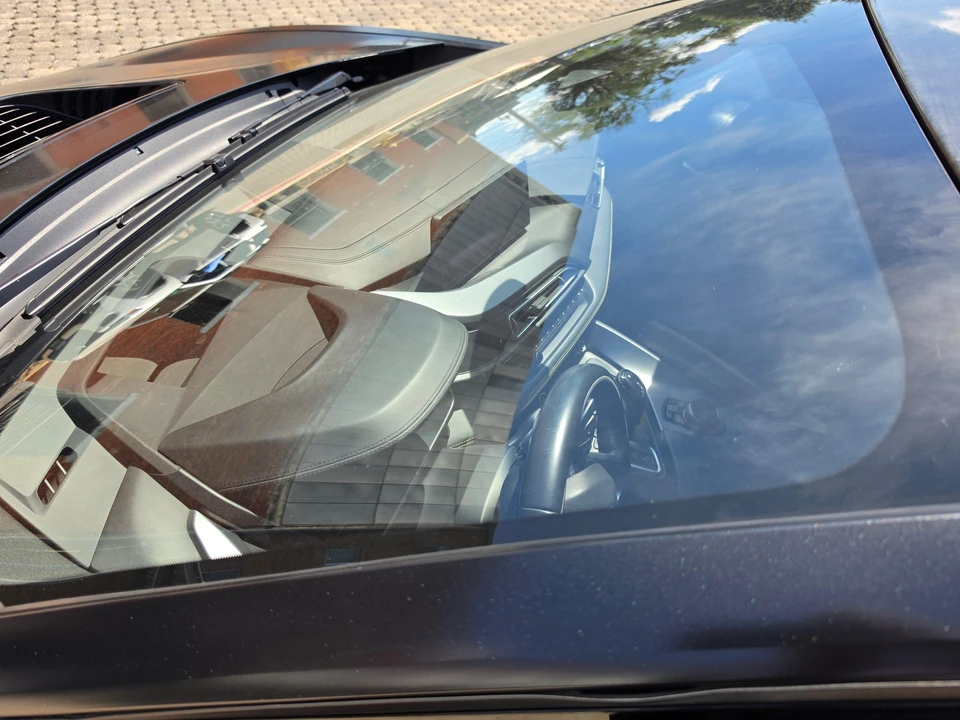 2017 BMW i8 - Image 26 of 31