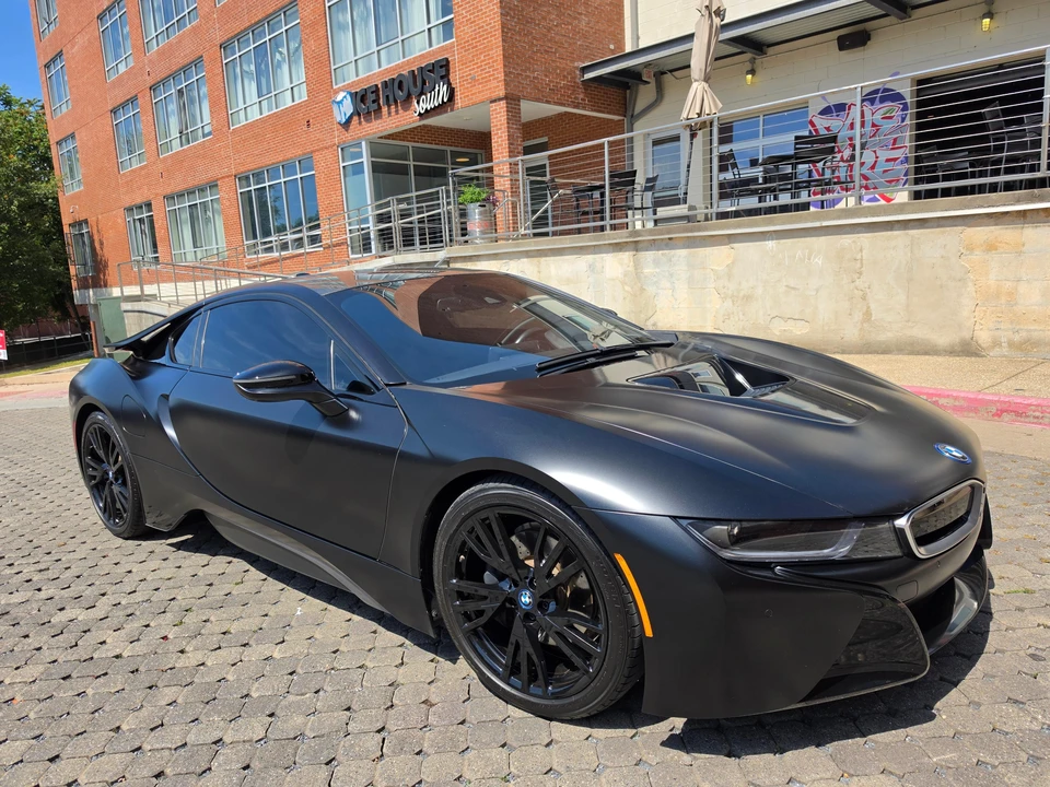 2017 BMW i8 - Image 16 of 31