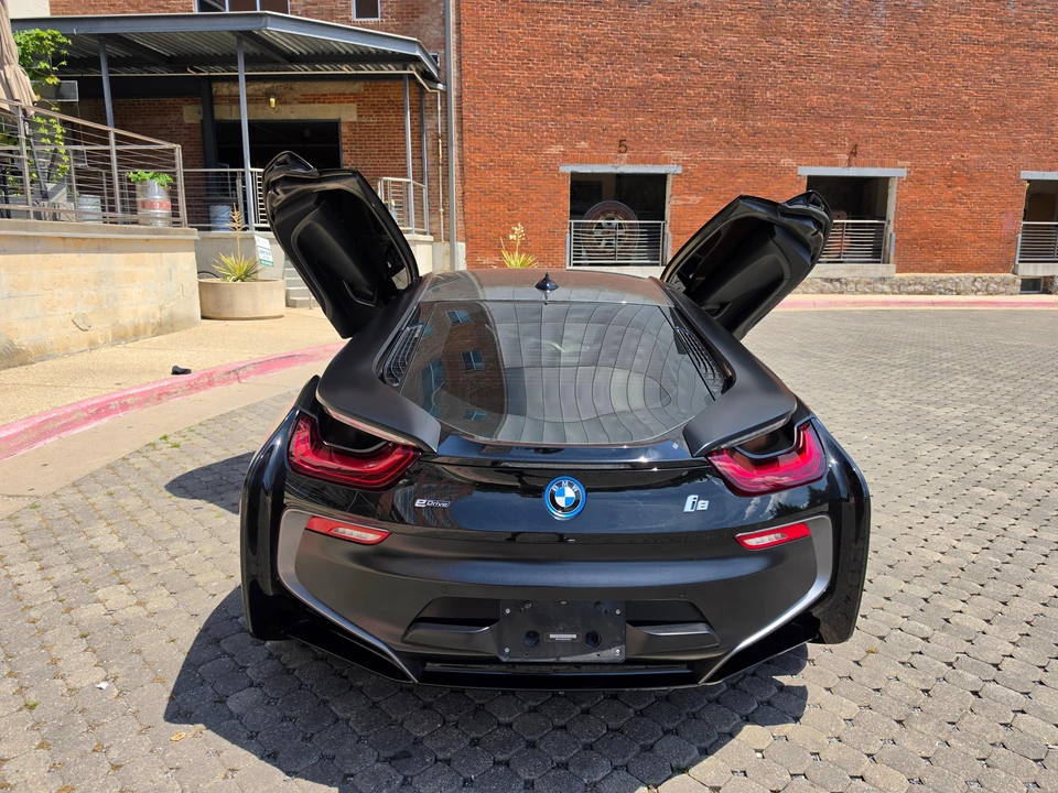 2017 BMW i8 - Image 14 of 31