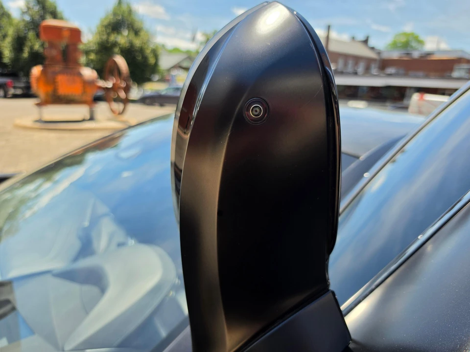 2017 BMW i8 - Image 28 of 31
