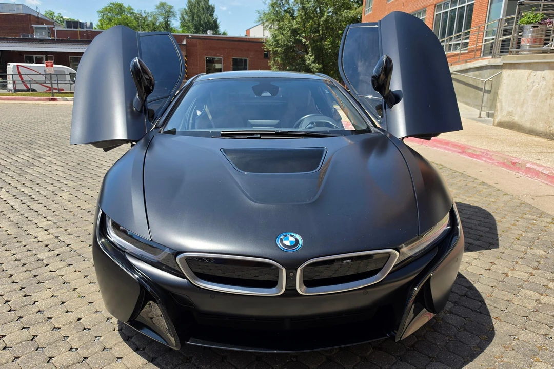 2017 BMW i8 - Image 2 of 31