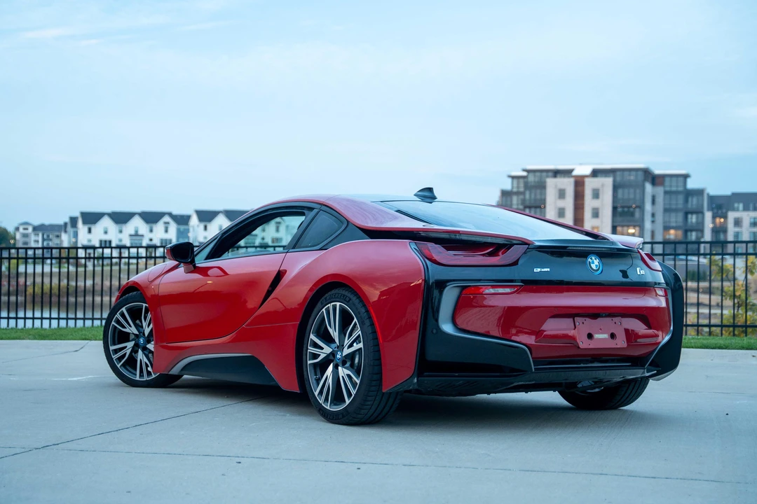 2017 BMW i8 - Image 14 of 31