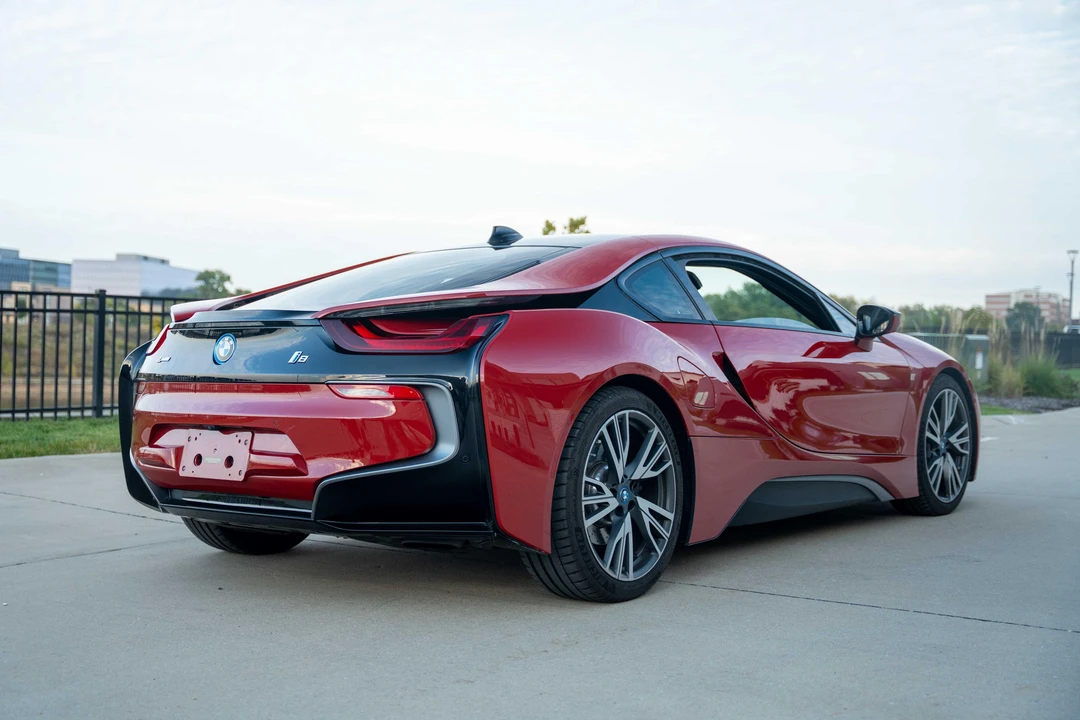2017 BMW i8 - Image 19 of 31