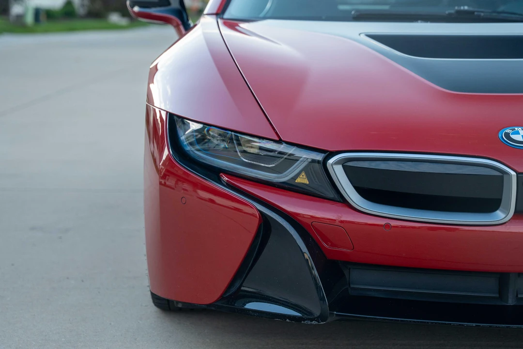2017 BMW i8 - Image 28 of 31