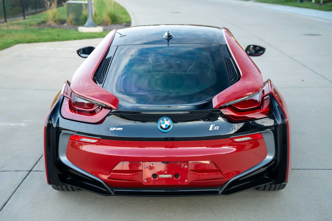 2017 BMW i8 - Image 18 of 31