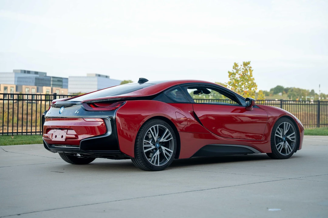 2017 BMW i8 - Image 20 of 31