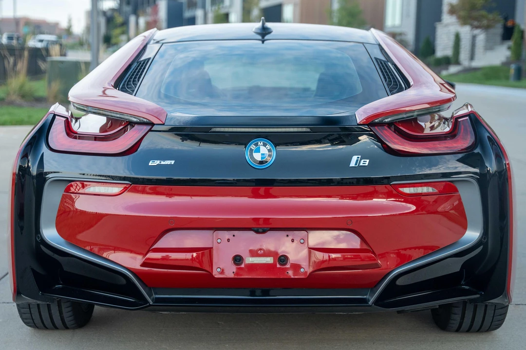 2017 BMW i8 - Image 5 of 31