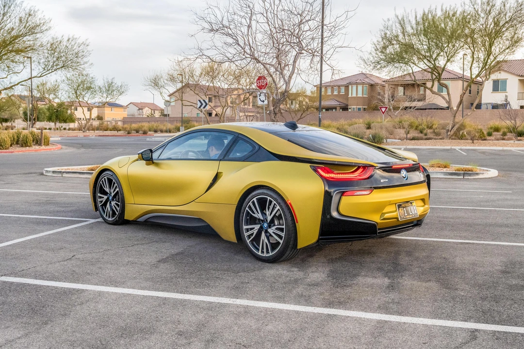2017 BMW i8 - Image 10 of 31