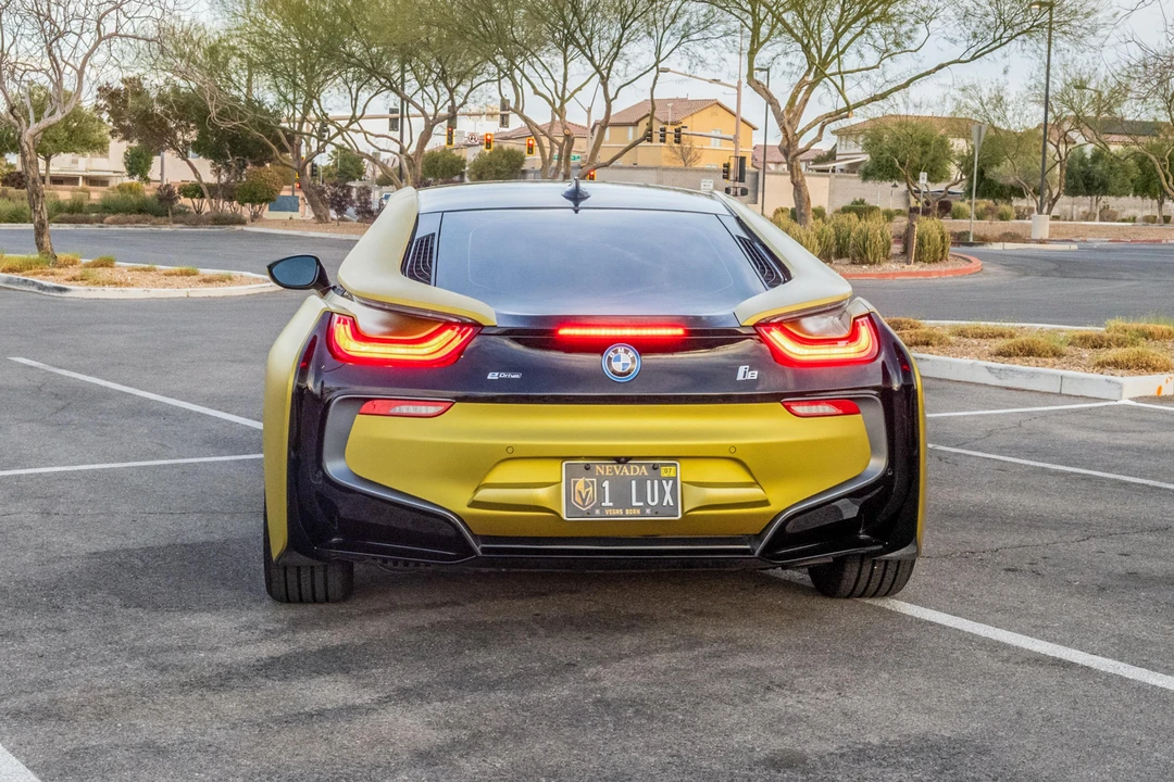 2017 BMW i8 - Image 11 of 31