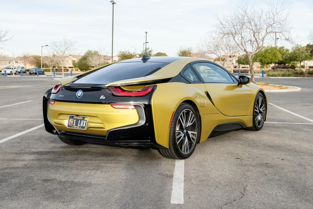 2017 BMW i8 - Image 12 of 31