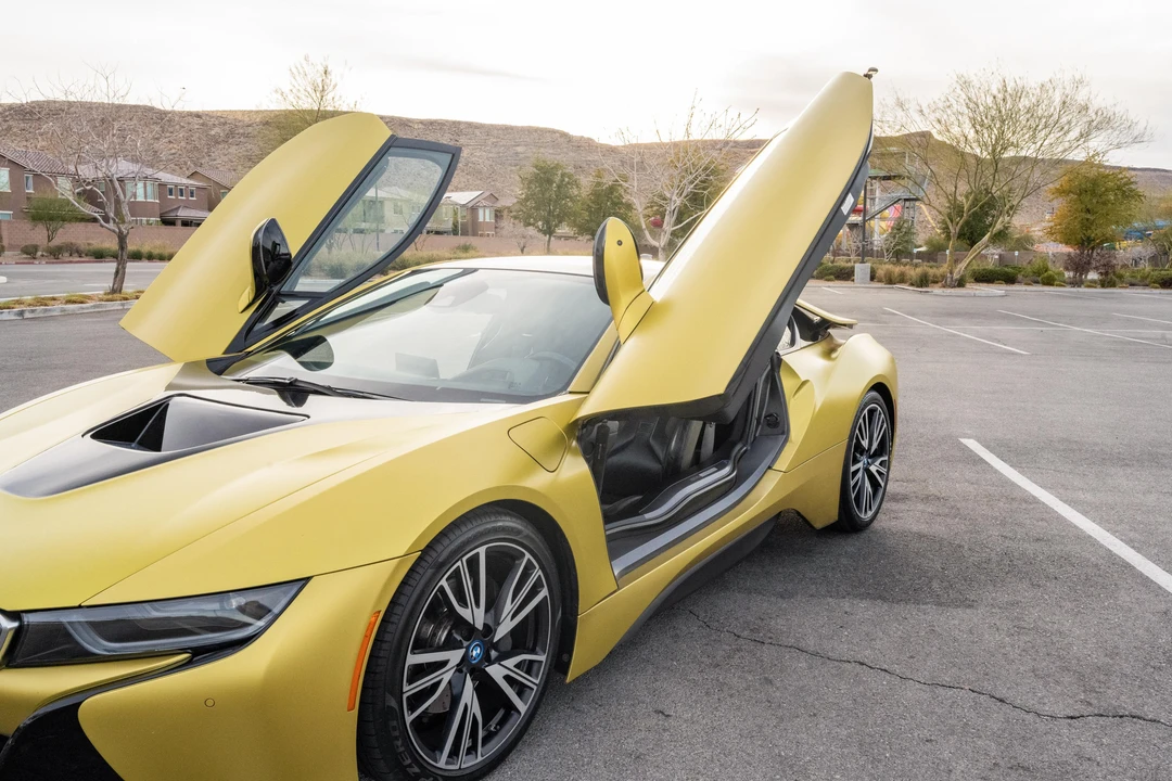 2017 BMW i8 - Image 18 of 31