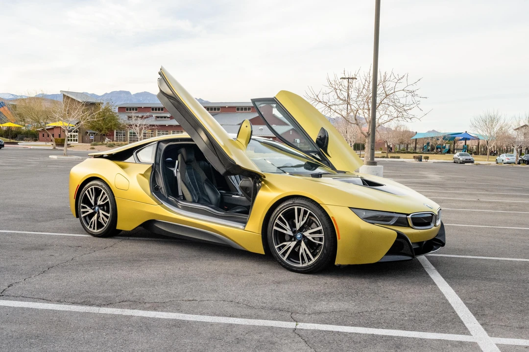 2017 BMW i8 - Image 27 of 31