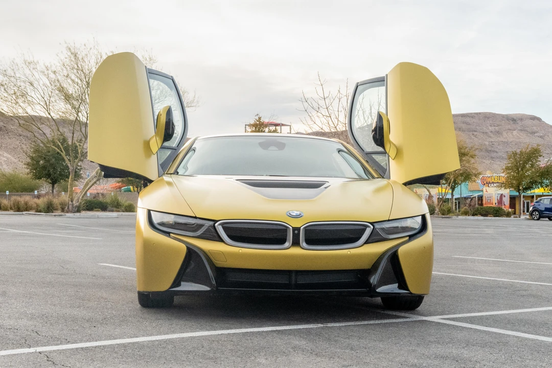 2017 BMW i8 - Image 16 of 31