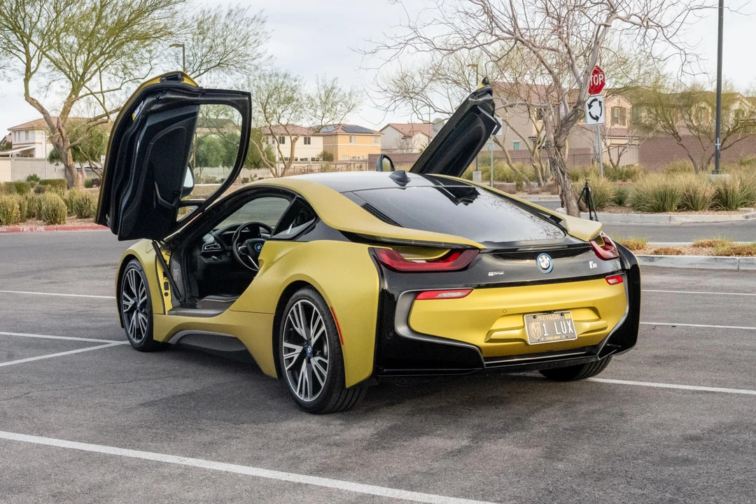 2017 BMW i8 - Image 20 of 31