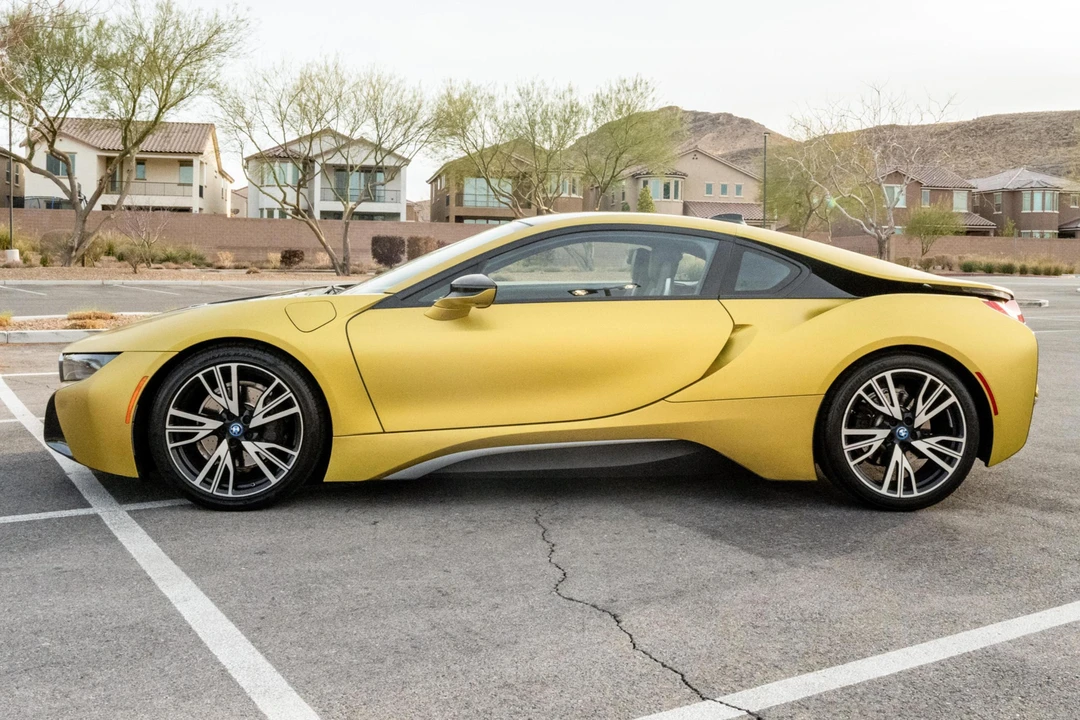 2017 BMW i8 - Image 3 of 31