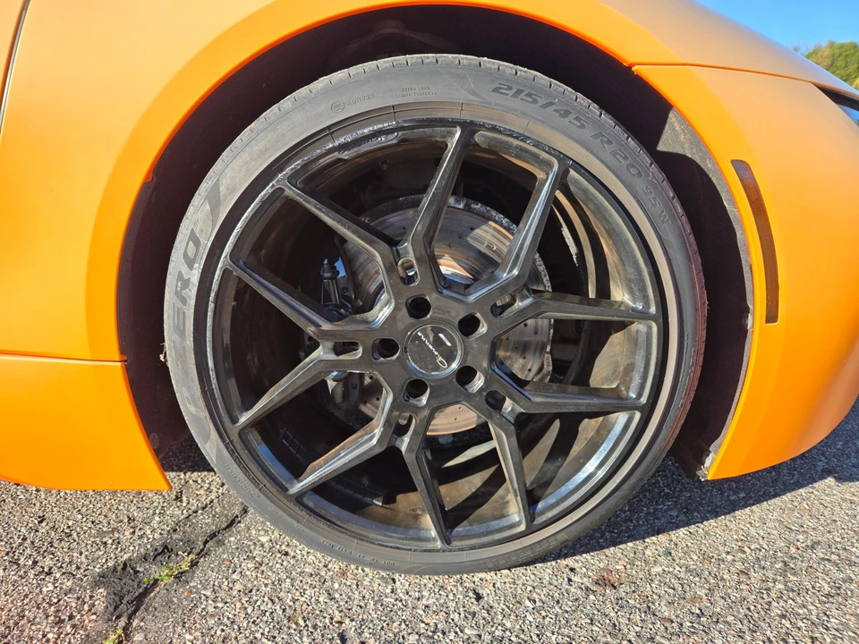 2017 BMW i8 - Image 30 of 31
