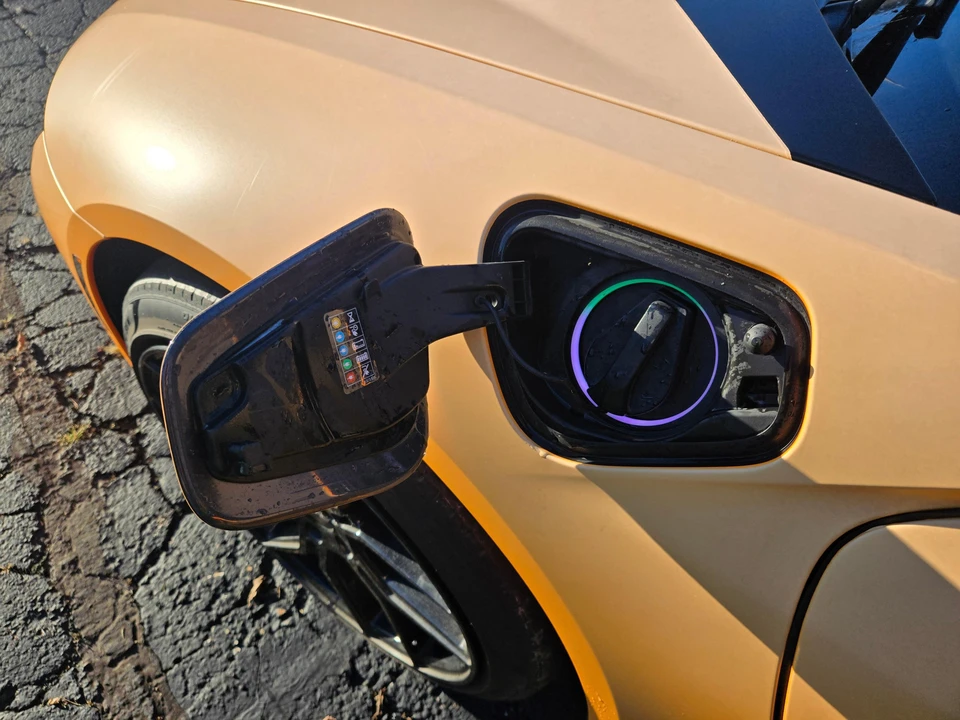 2017 BMW i8 - Image 19 of 31
