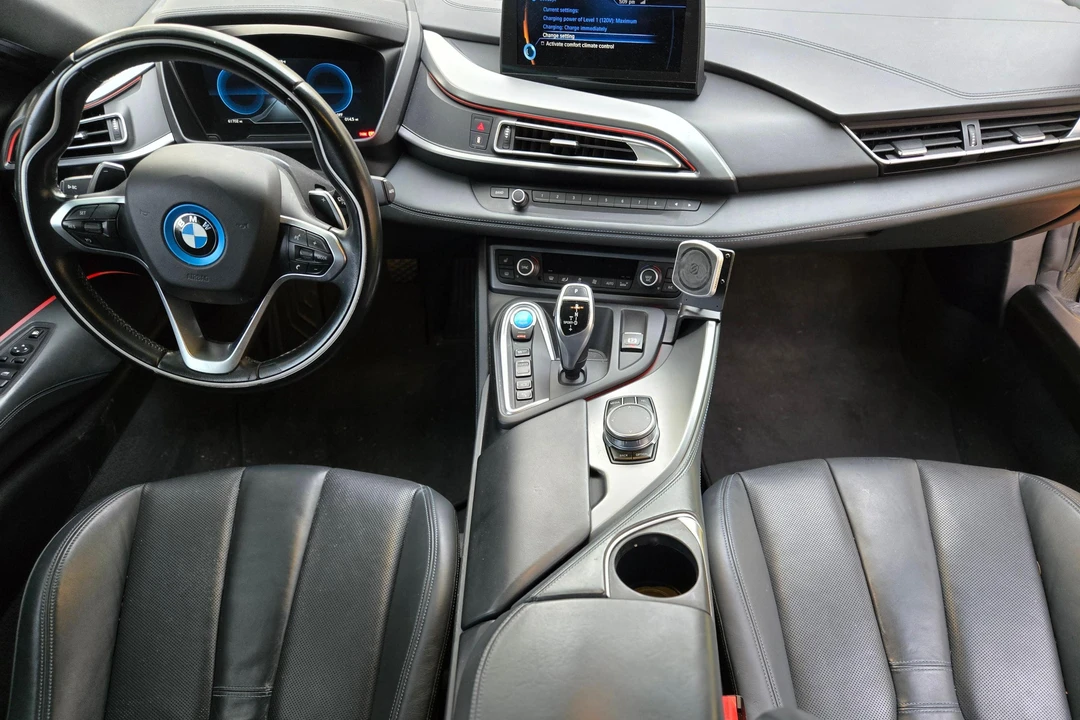 2017 BMW i8 - Image 31 of 31